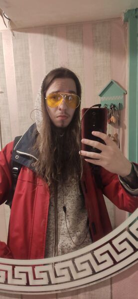 Файл:Аппев в крутой красной курточке (ккк).jpg